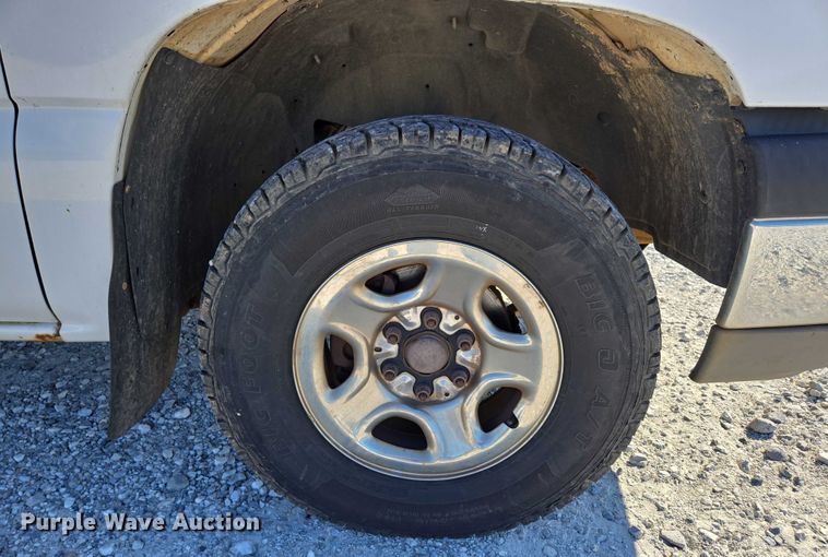 image for item ED2133 2003 Chevrolet Silverado 1500 pickup truck