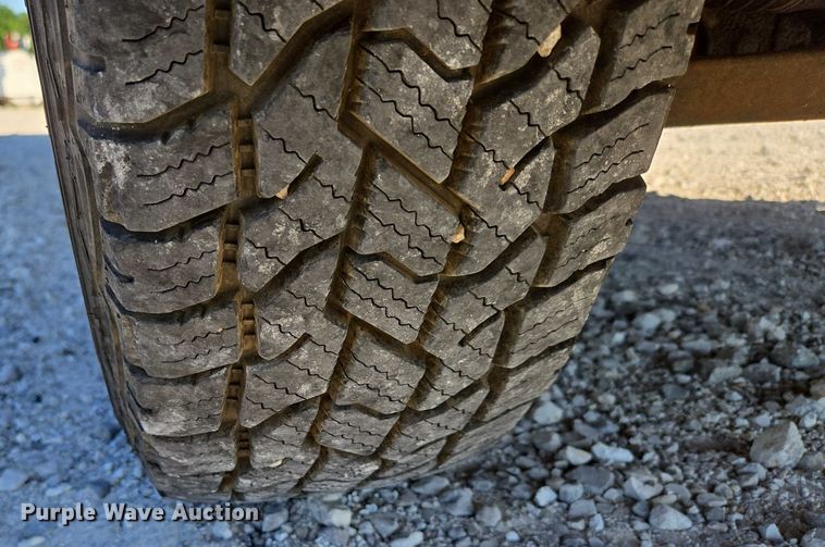 image for item ED2133 2003 Chevrolet Silverado 1500 pickup truck