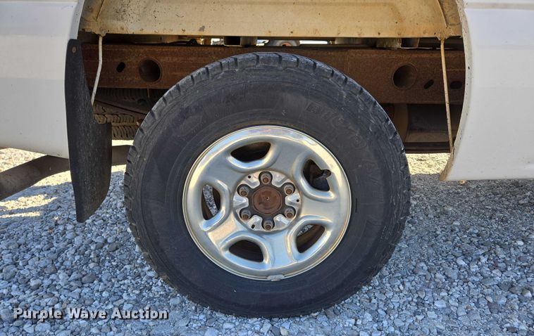 image for item ED2133 2003 Chevrolet Silverado 1500 pickup truck