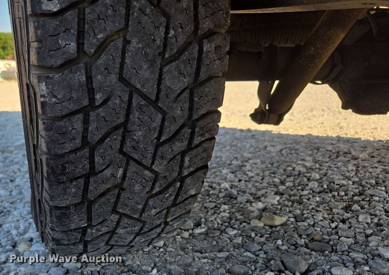 image for item ED2133 2003 Chevrolet Silverado 1500 pickup truck