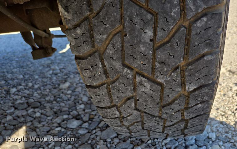 image for item ED2133 2003 Chevrolet Silverado 1500 pickup truck