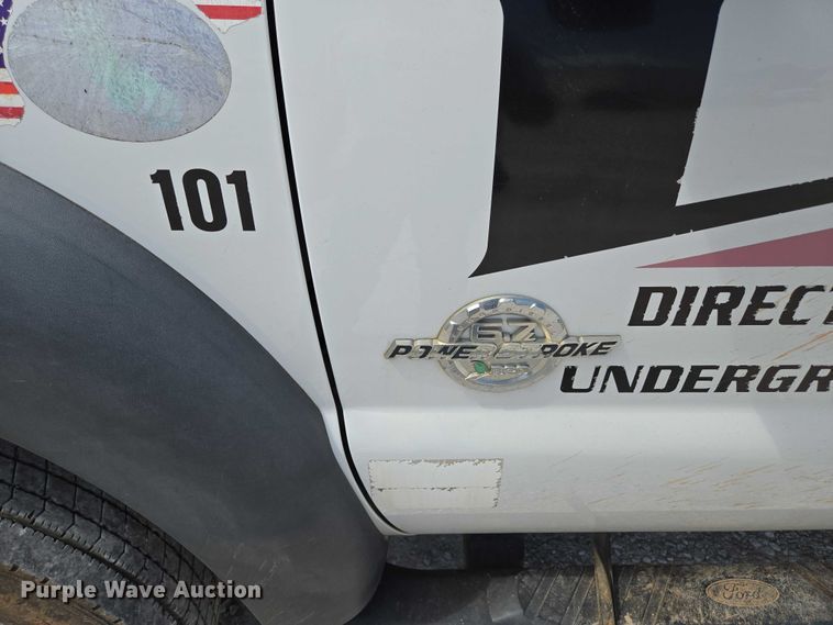 image for item ED2137 2013 Ford F550 Super Duty Crew Cab flatbed truck