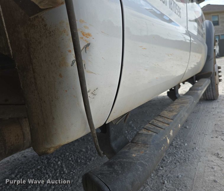 image for item ED2137 2013 Ford F550 Super Duty Crew Cab flatbed truck