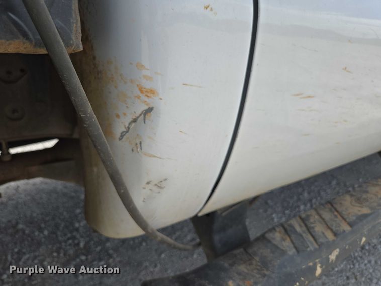 image for item ED2137 2013 Ford F550 Super Duty Crew Cab flatbed truck