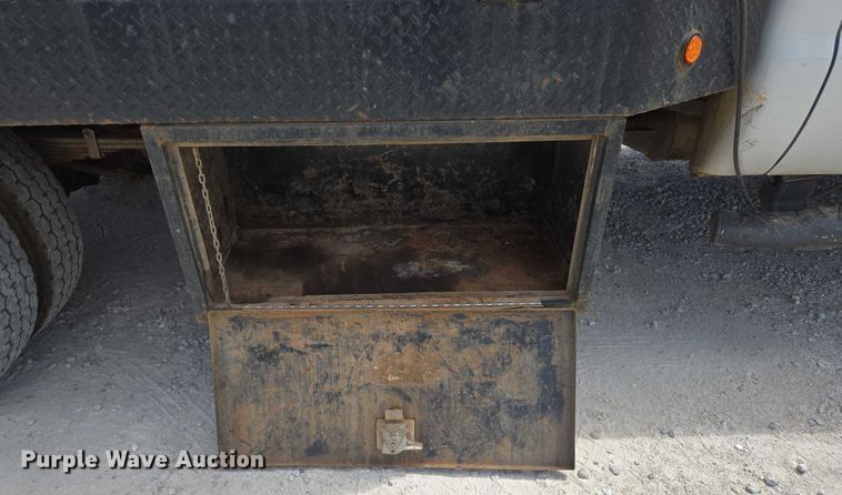 image for item ED2137 2013 Ford F550 Super Duty Crew Cab flatbed truck