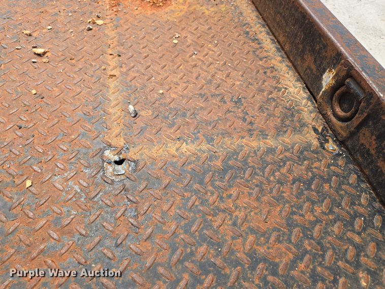 image for item ED2137 2013 Ford F550 Super Duty Crew Cab flatbed truck