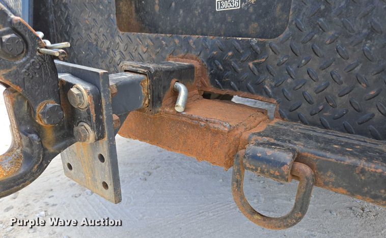 image for item ED2137 2013 Ford F550 Super Duty Crew Cab flatbed truck