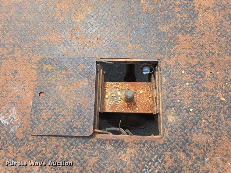 image for item ED2137 2013 Ford F550 Super Duty Crew Cab flatbed truck