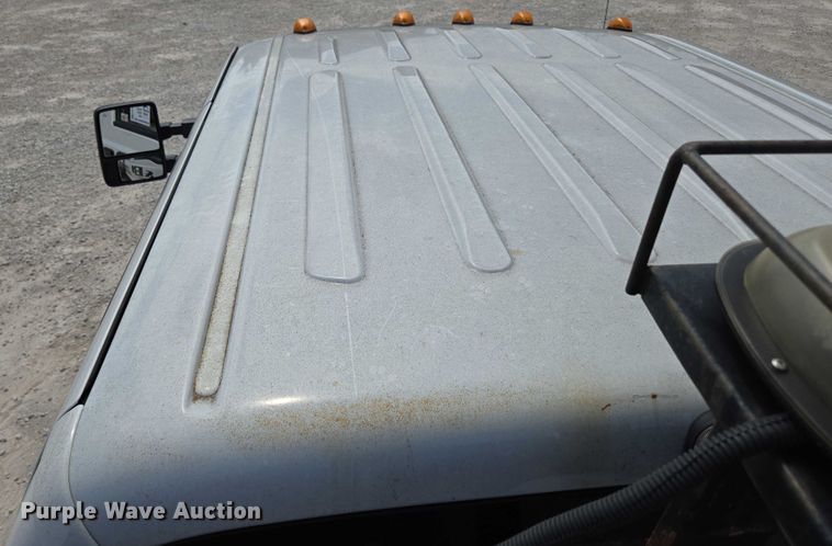 image for item ED2137 2013 Ford F550 Super Duty Crew Cab flatbed truck