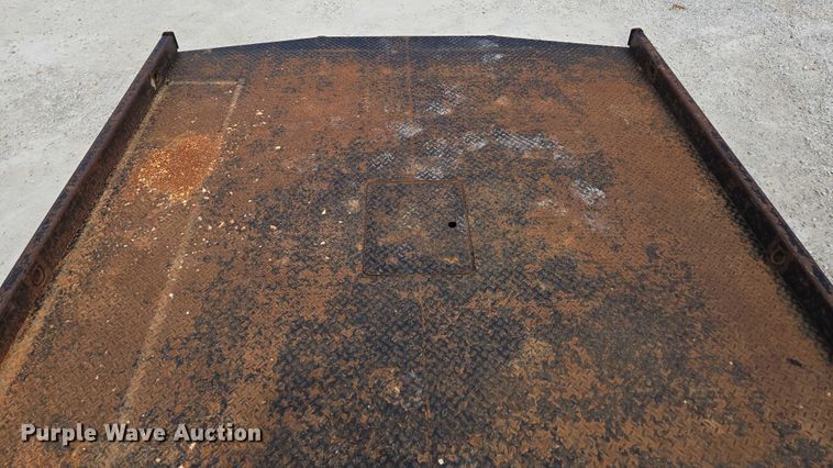 image for item ED2137 2013 Ford F550 Super Duty Crew Cab flatbed truck