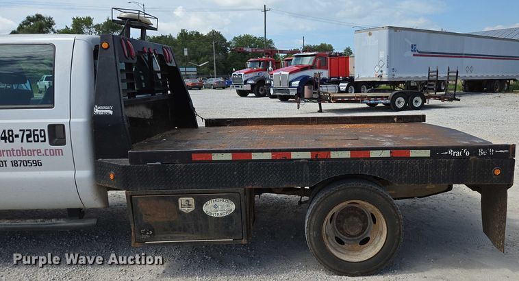 image for item ED2137 2013 Ford F550 Super Duty Crew Cab flatbed truck
