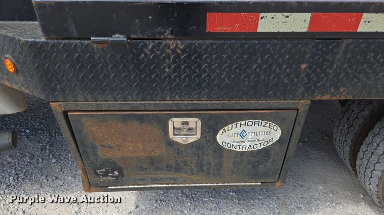 image for item ED2137 2013 Ford F550 Super Duty Crew Cab flatbed truck