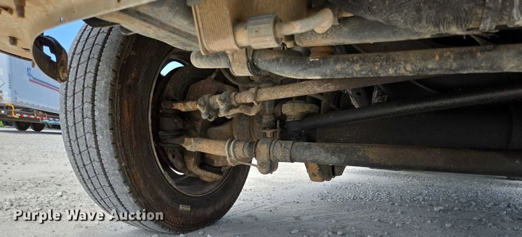 image for item ED2137 2013 Ford F550 Super Duty Crew Cab flatbed truck