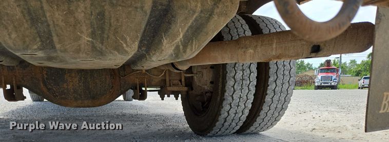 image for item ED2137 2013 Ford F550 Super Duty Crew Cab flatbed truck