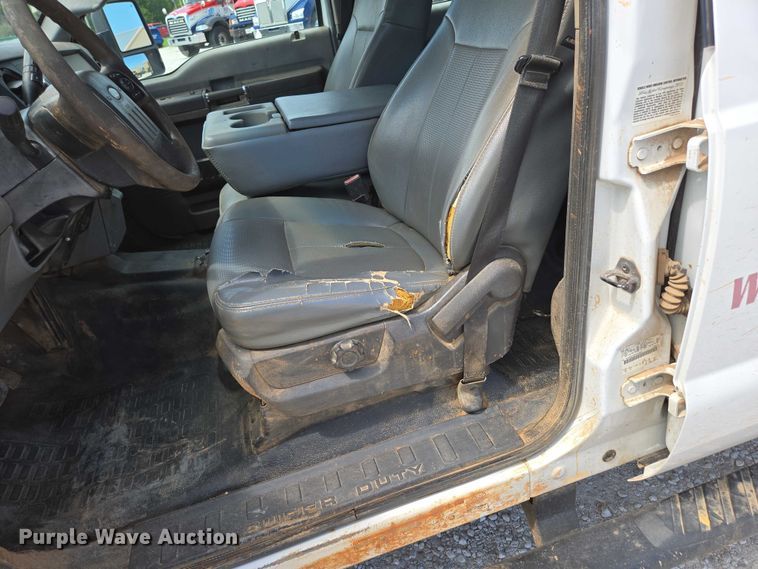 image for item ED2137 2013 Ford F550 Super Duty Crew Cab flatbed truck