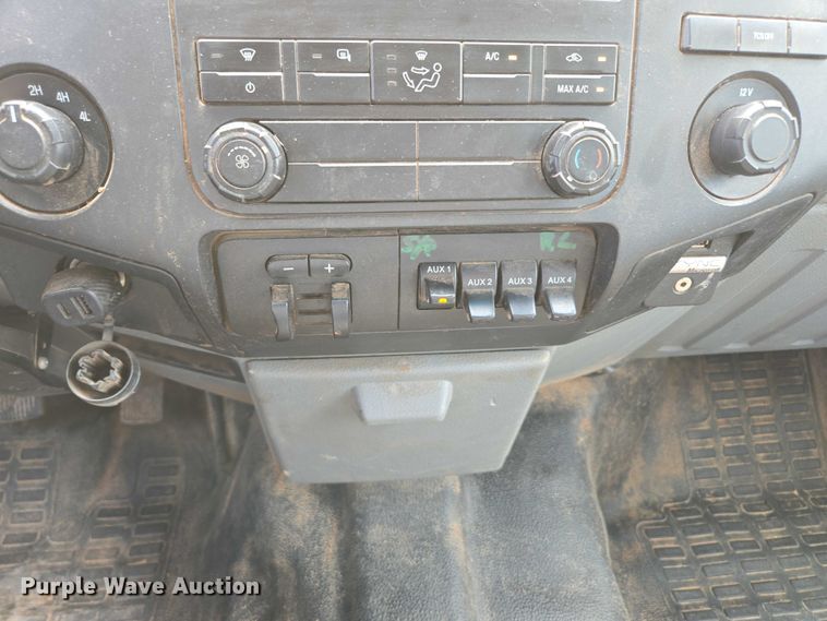 image for item ED2137 2013 Ford F550 Super Duty Crew Cab flatbed truck