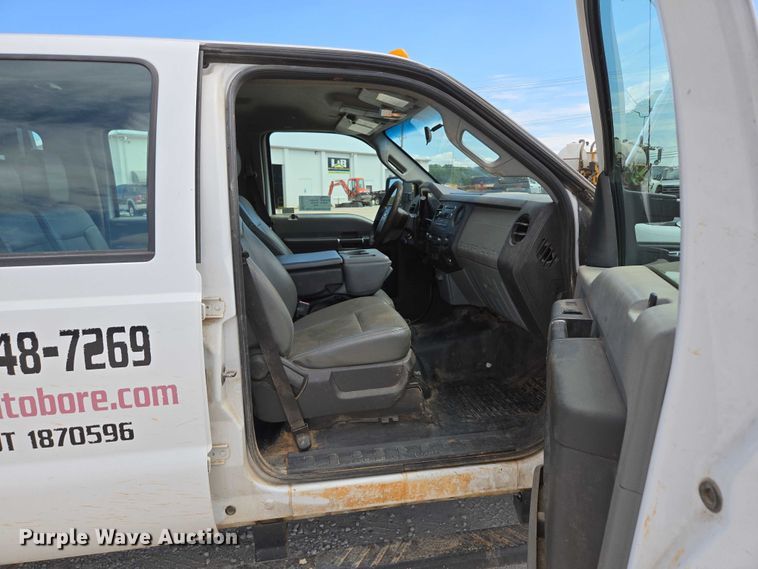 image for item ED2137 2013 Ford F550 Super Duty Crew Cab flatbed truck