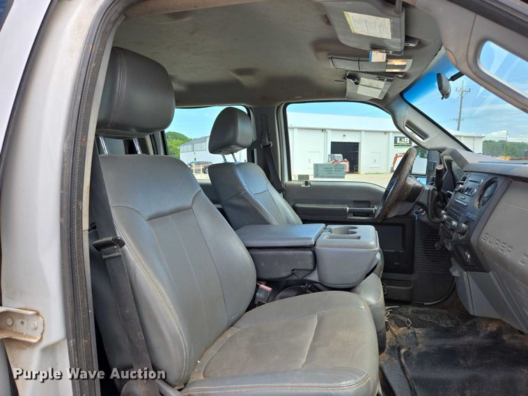 image for item ED2137 2013 Ford F550 Super Duty Crew Cab flatbed truck