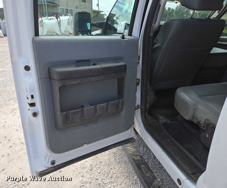 image for item ED2137 2013 Ford F550 Super Duty Crew Cab flatbed truck