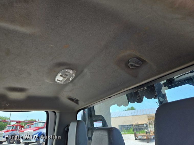 image for item ED2137 2013 Ford F550 Super Duty Crew Cab flatbed truck