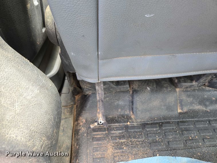 image for item ED2137 2013 Ford F550 Super Duty Crew Cab flatbed truck