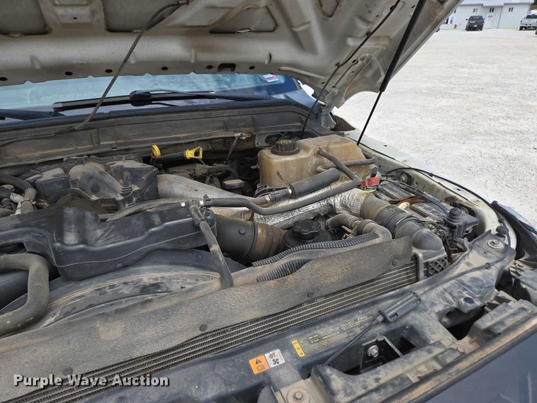 image for item ED2137 2013 Ford F550 Super Duty Crew Cab flatbed truck