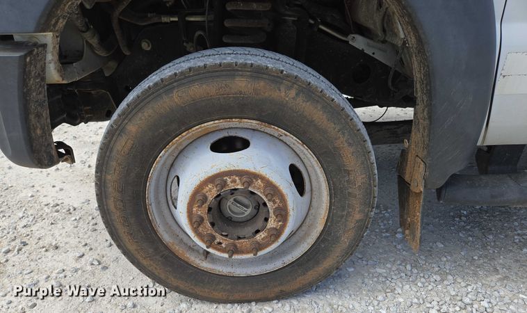 image for item ED2137 2013 Ford F550 Super Duty Crew Cab flatbed truck