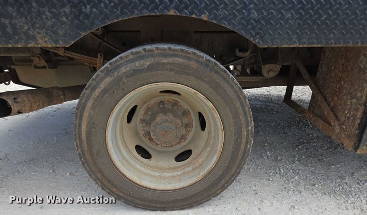 image for item ED2137 2013 Ford F550 Super Duty Crew Cab flatbed truck