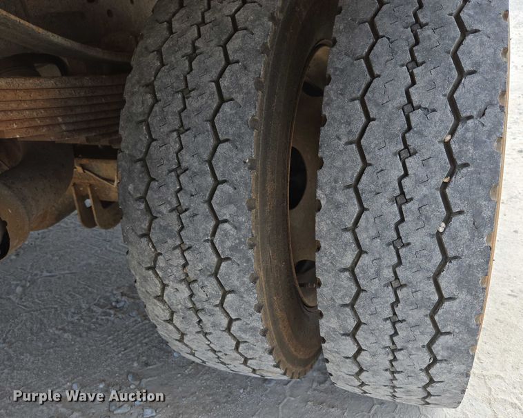 image for item ED2137 2013 Ford F550 Super Duty Crew Cab flatbed truck