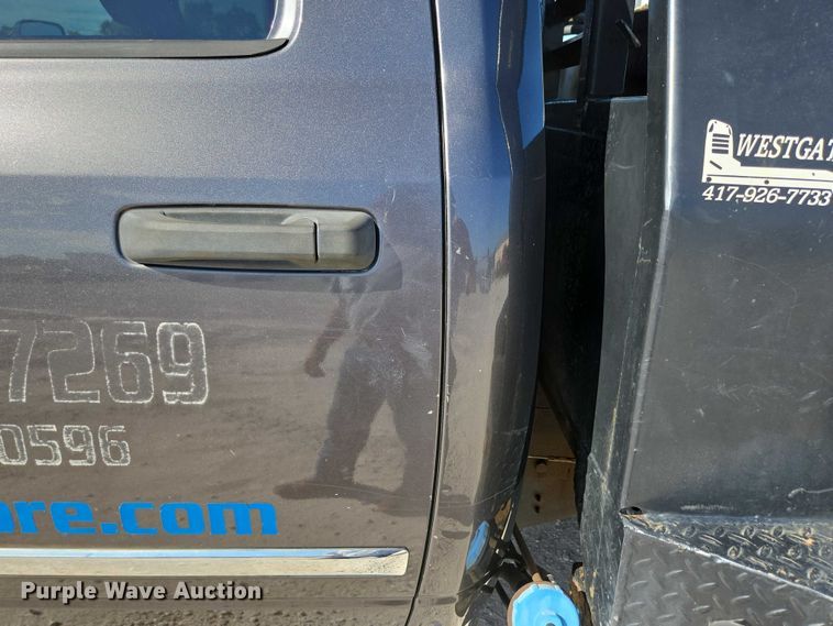 image for item ED2138 2016 Dodge Ram 5500 Crew Cab flatbed truck