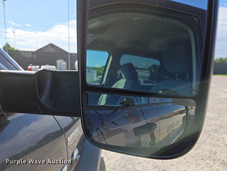 image for item ED2138 2016 Dodge Ram 5500 Crew Cab flatbed truck