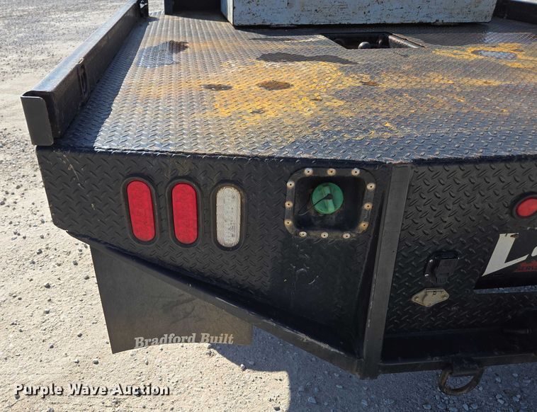 image for item ED2138 2016 Dodge Ram 5500 Crew Cab flatbed truck