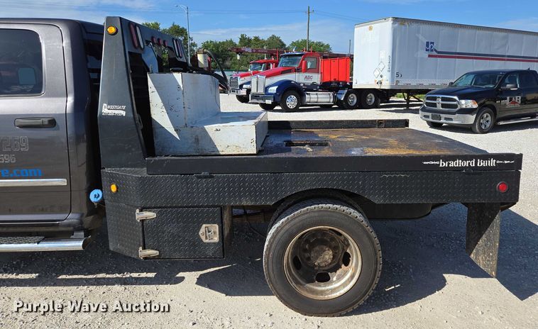 image for item ED2138 2016 Dodge Ram 5500 Crew Cab flatbed truck