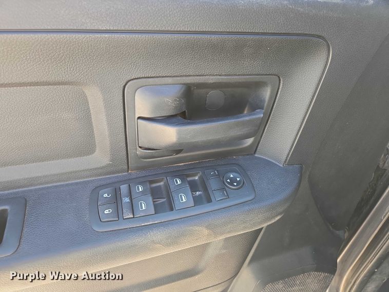 image for item ED2138 2016 Dodge Ram 5500 Crew Cab flatbed truck