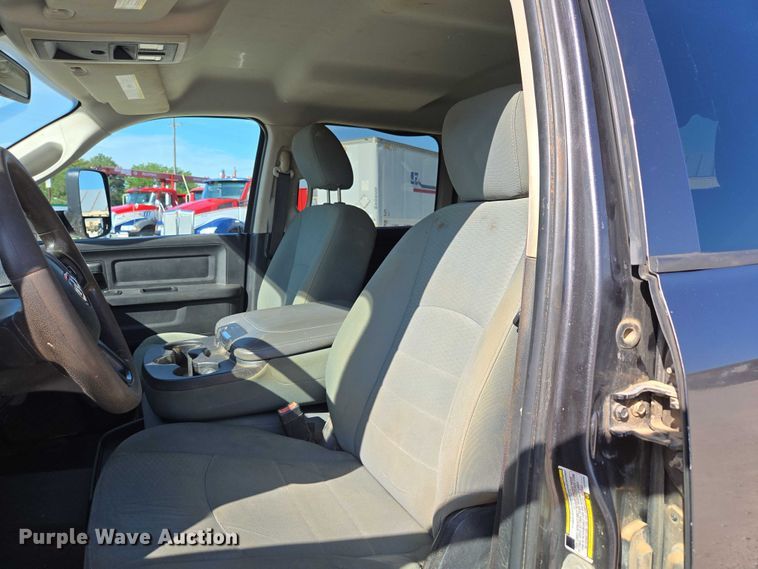 image for item ED2138 2016 Dodge Ram 5500 Crew Cab flatbed truck