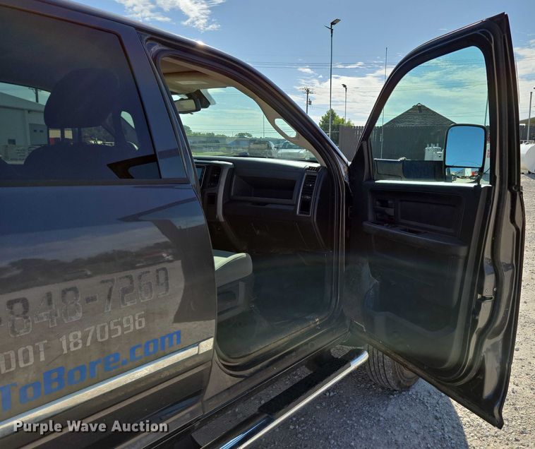 image for item ED2138 2016 Dodge Ram 5500 Crew Cab flatbed truck