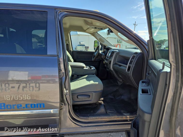 image for item ED2138 2016 Dodge Ram 5500 Crew Cab flatbed truck