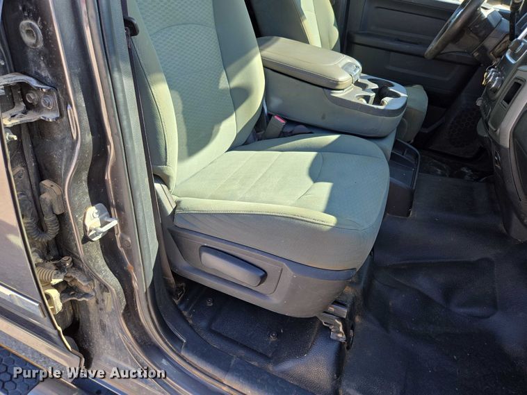 image for item ED2138 2016 Dodge Ram 5500 Crew Cab flatbed truck