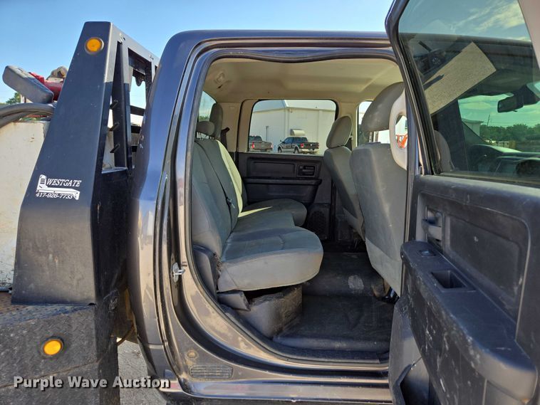 image for item ED2138 2016 Dodge Ram 5500 Crew Cab flatbed truck