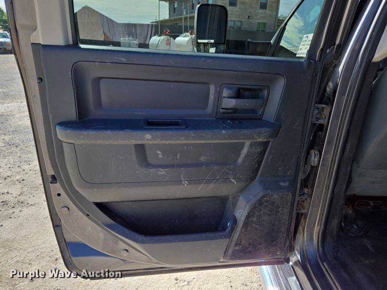 image for item ED2138 2016 Dodge Ram 5500 Crew Cab flatbed truck