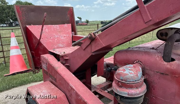 image for item ED4325 1979 Olathe Manufacturing Inc wood chipper