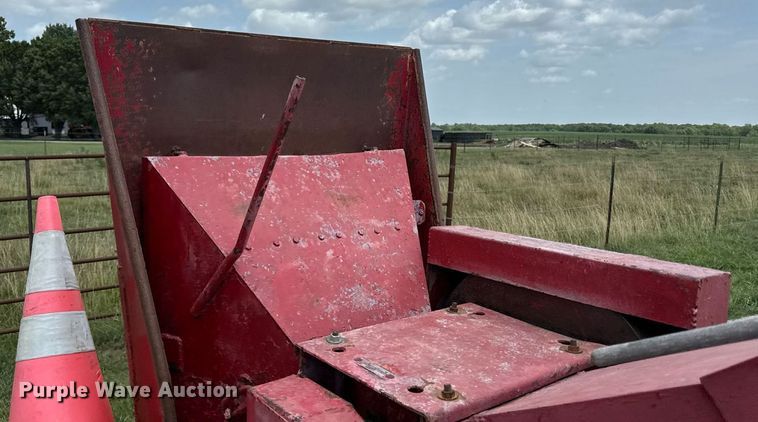 image for item ED4325 1979 Olathe Manufacturing Inc wood chipper