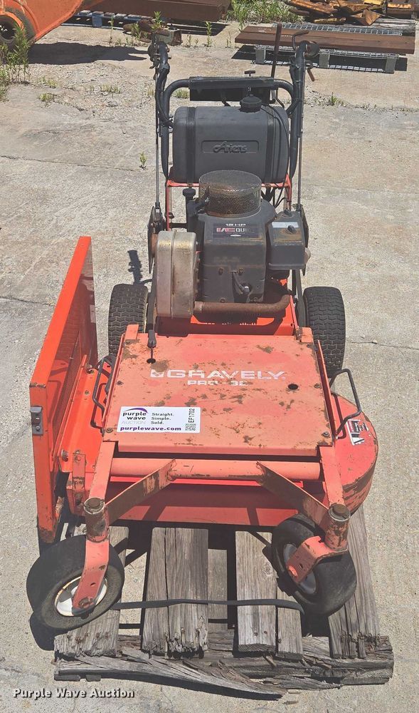 image for item EF1702 Ariens Gravely Pro 32 lawn mower