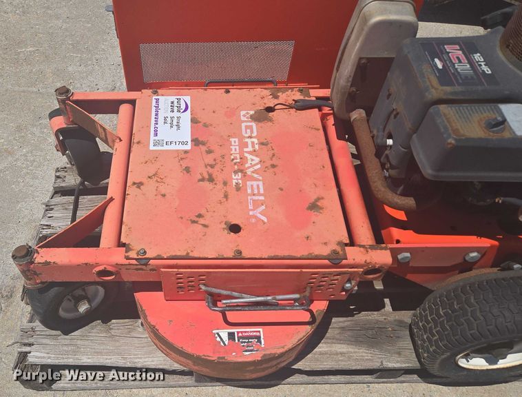 image for item EF1702 Ariens Gravely Pro 32 lawn mower