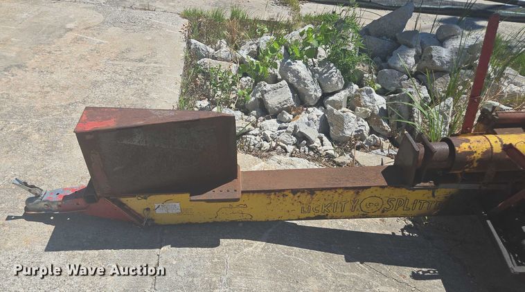 image for item EF1702 Ariens Gravely Pro 32 lawn mower