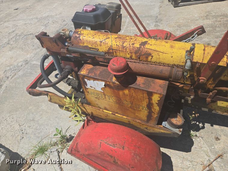 image for item EF1702 Ariens Gravely Pro 32 lawn mower