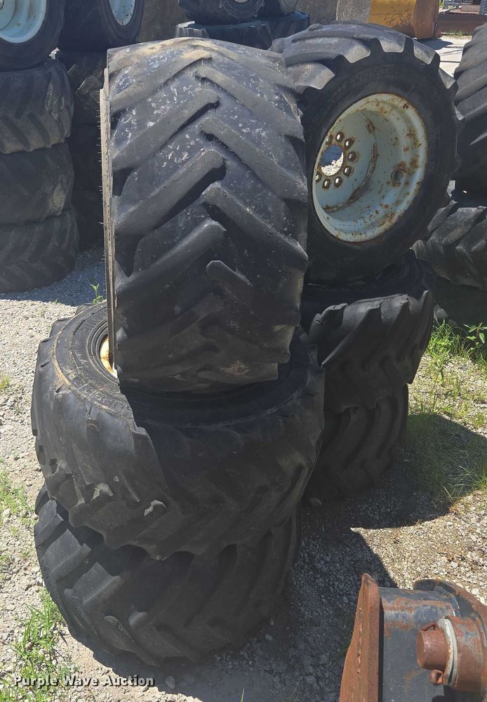 image for item EF1709 (6) 31x15.50-14 tires and wheels