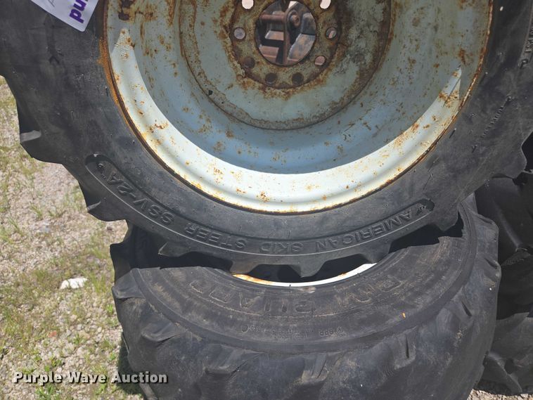 image for item EF1709 (6) 31x15.50-14 tires and wheels