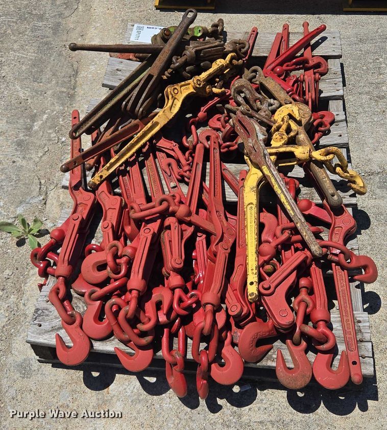 image for item EF1711 Approximately 28 chain binders