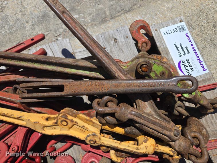 image for item EF1711 Approximately 28 chain binders